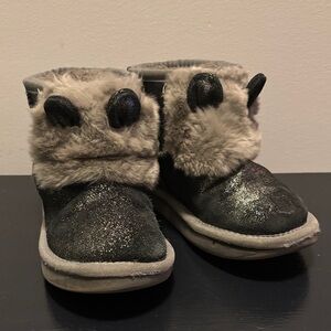 UGG sparkly fur detail.  Adorable!  Sz 13/1